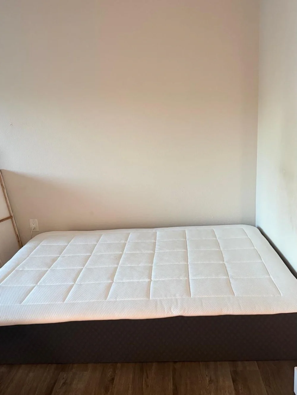 Gray Mattress Topper - Comfortable Support (Gray)